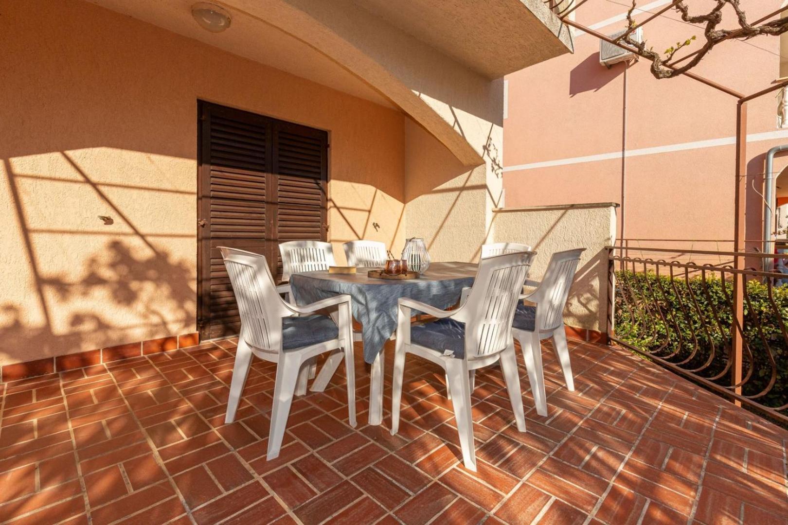 Three Bedroom Apartment In Biograd Biograd Na Moru Exterior foto